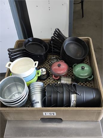 Lot 1-44 - Various Serving Items