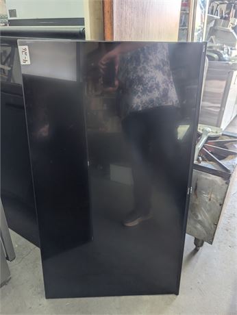 Lot 4-26 - 50" LED LCD Telivision