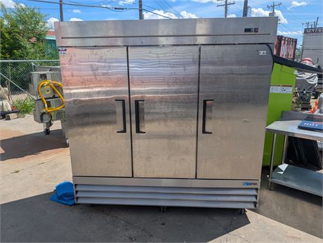 Lot 4-20 - Foster 3 Door Freezer