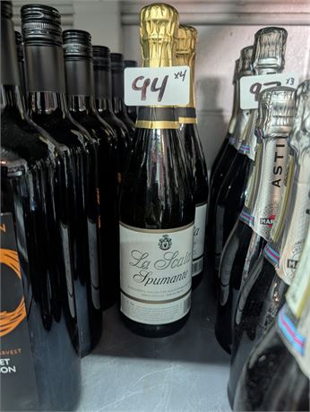 Lot 94 - La Scala Spumante Sparkling White Wine