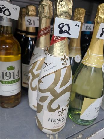 Lot 82 - Henkell Trocken Limited Edition Sparkling White Wine