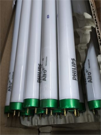 Lot 8 - Philips Alto II Fluorescent Light Tubes