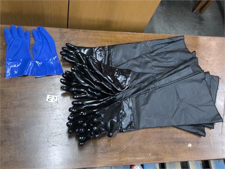 Lot 22 - Long Chemical Resistant Gloves