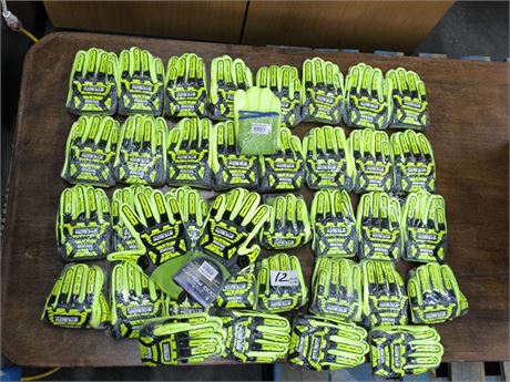 Lot 12 - MCR Safety Stealth Dog Fight Work Gloves - Size L - XL