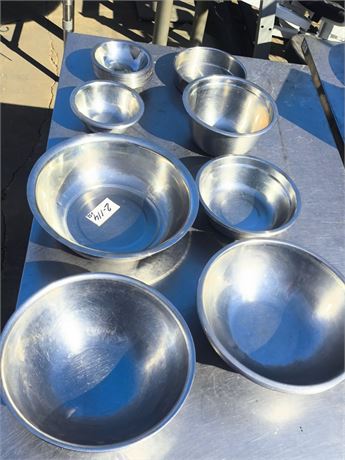 Lot 2-114 - Commercial-Grade Stainless Steel Mixing Bowls