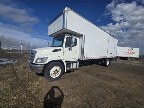 Lot - 8457 2015 Hino 358