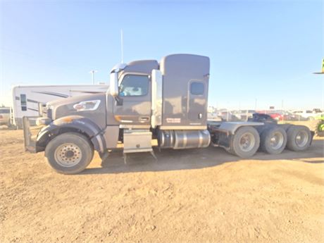 Lot 8468 – 2018 Peterbilt 567
