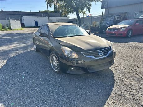 Lot - 8470 - 2011 NISSAN ALTIMA SR