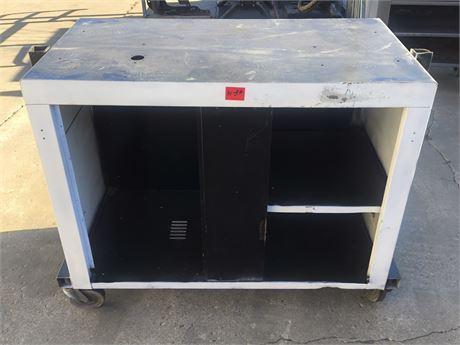 Lot - W-37 - Mobil Storage Cabinet/Workshop Trolly