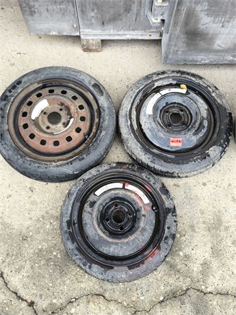 Lot - W - 123 - Tires